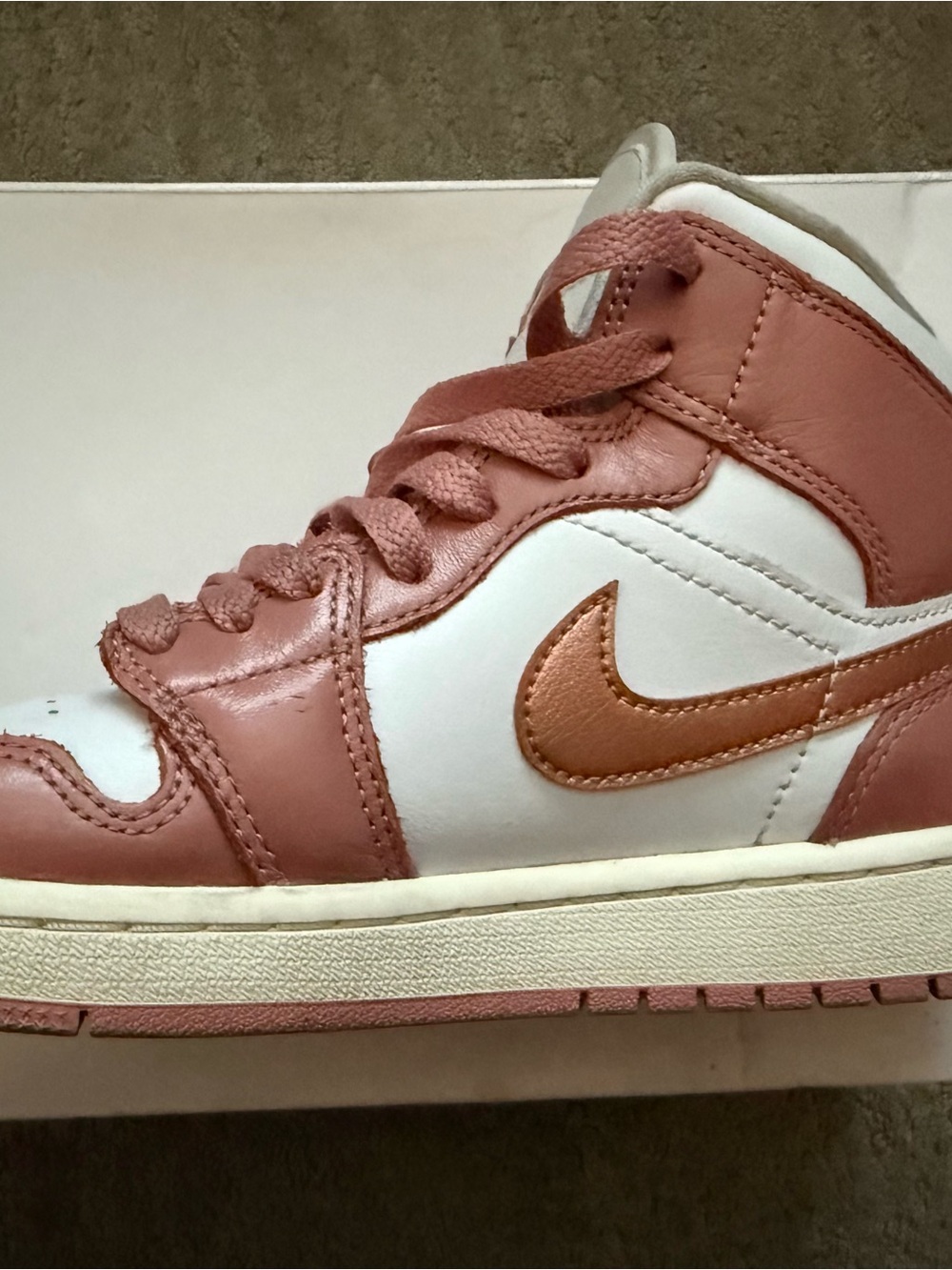 Women’s Air Jordan 1 Mid SE
